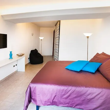 Villa Le Suites Sul Golfo Di Taormina,con Piscina Infinity A Strapiombo Sul Mare