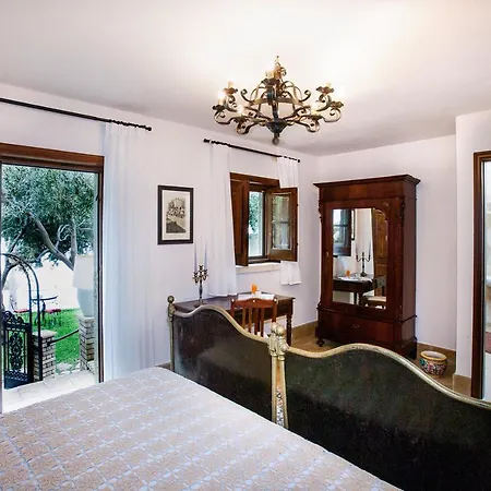 Le Suites Sul Golfo Di Taormina,con Piscina Infinity A Strapiombo Sul Mare