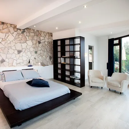 Le Suites Sul Golfo Di Taormina,con Piscina Infinity A Strapiombo Sul Mare Villa Letojanni