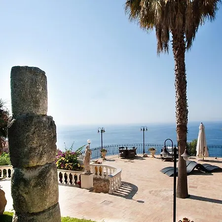Villa Le Suites Sul Golfo Di Taormina,con Piscina Infinity A Strapiombo Sul Mare Letojanni