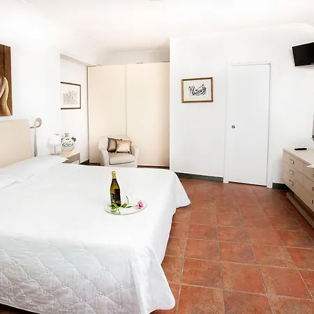 Le Suites Sul Golfo Di Taormina,con Piscina Infinity A Strapiombo Sul Mare Letojanni